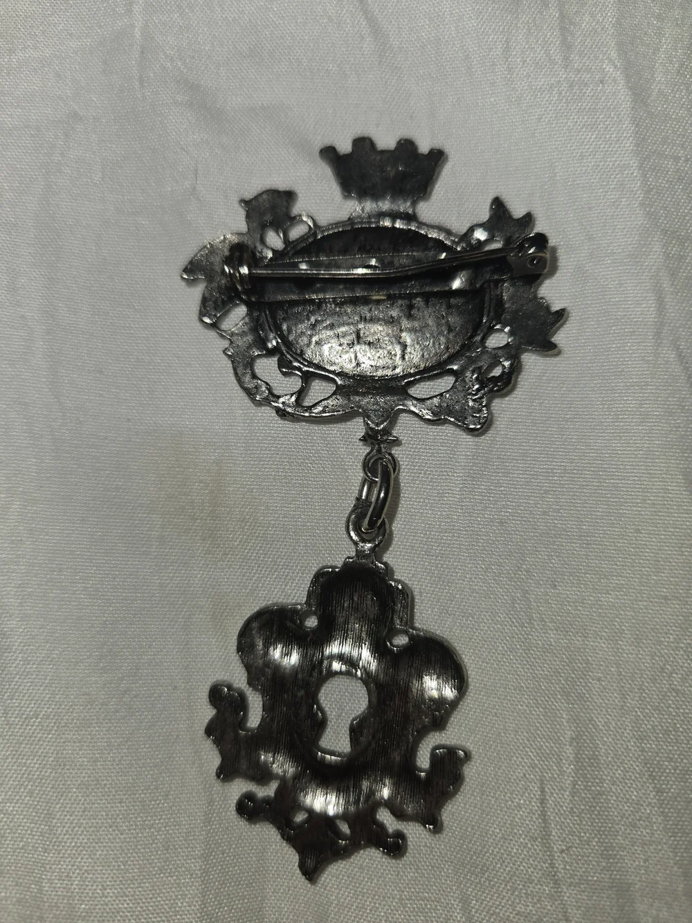 antique heraldic crest brooch